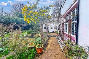 2a Preston Park Avenue